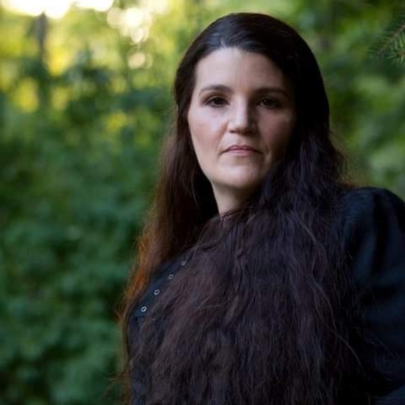 Meet your Posher, Karen - Picture 5 of 7